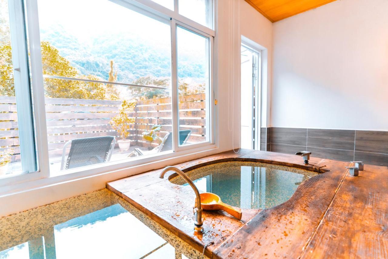 Cdr Hotspring Resort Liugui Bagian luar foto